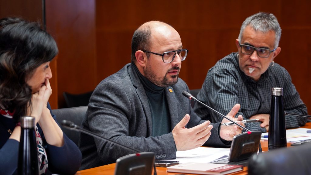 Las Cortes aprueban la moción del PAR para impulsar un plan que garantice a todos los aragoneses una infraestructura deportiva a menos de 30 minutos de su casa