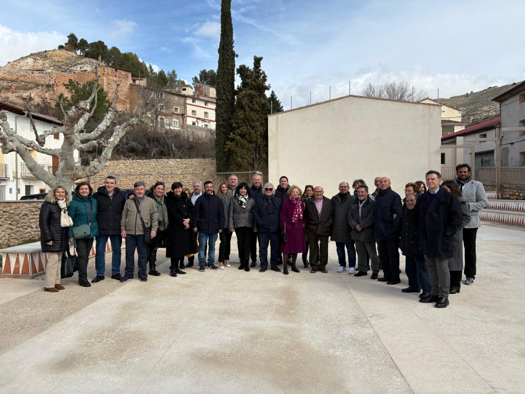 Emotivo homenaje a Ignacio Muñoz Algas (PAR) por sus 40 años de dedicación como alcalde en Montón