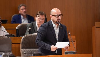 Izquierdo defiende que la Ley de Energía es “la mayor muestra de autogobierno” y “garantizará la instalación de empresas en Aragón”